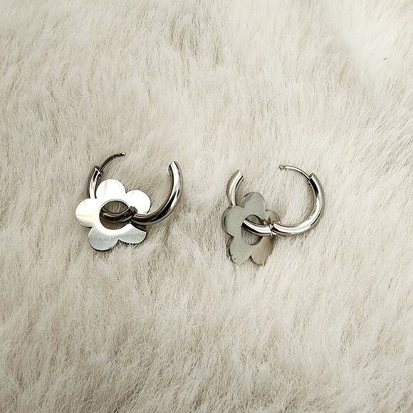 NEW Silver Flower Clover Huggie Hoop Earrings - Picture 8 of 8